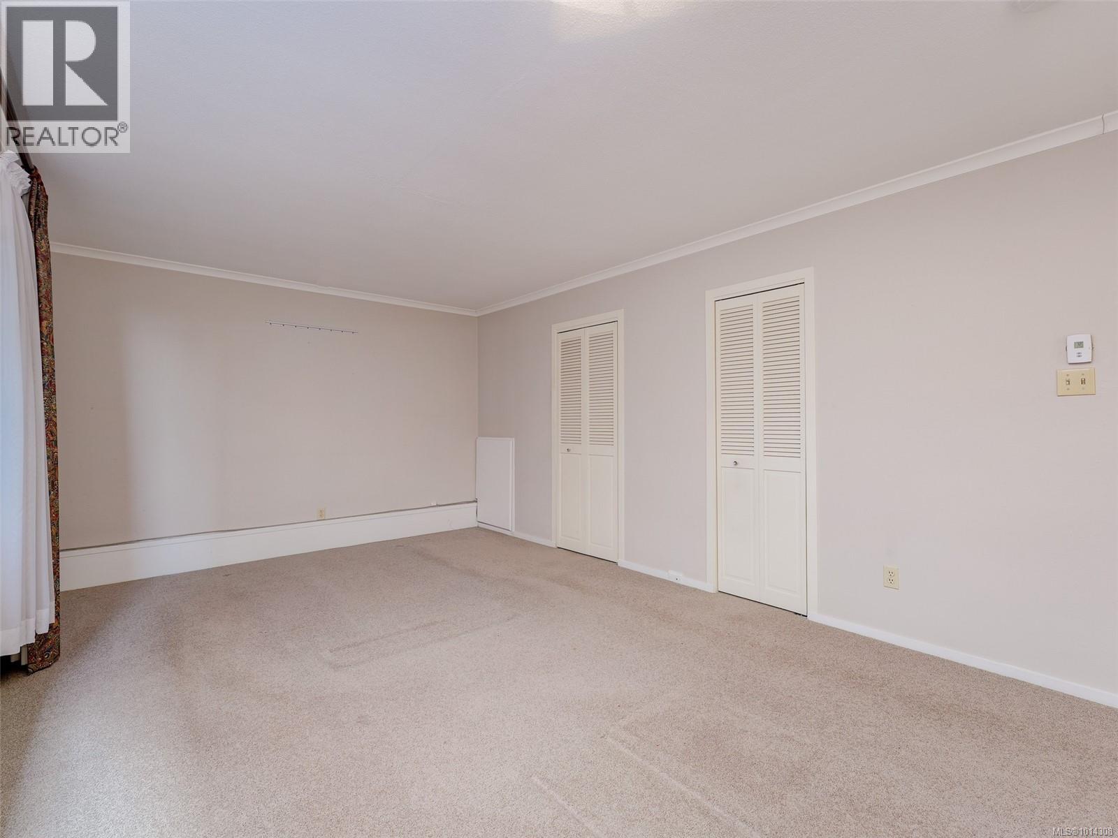 200 2747 Satellite Street, Oak Bay