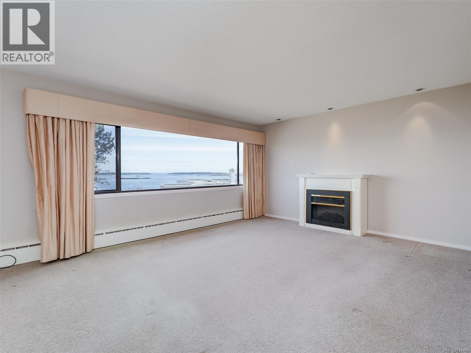 200 2747 Satellite Street, Oak Bay
