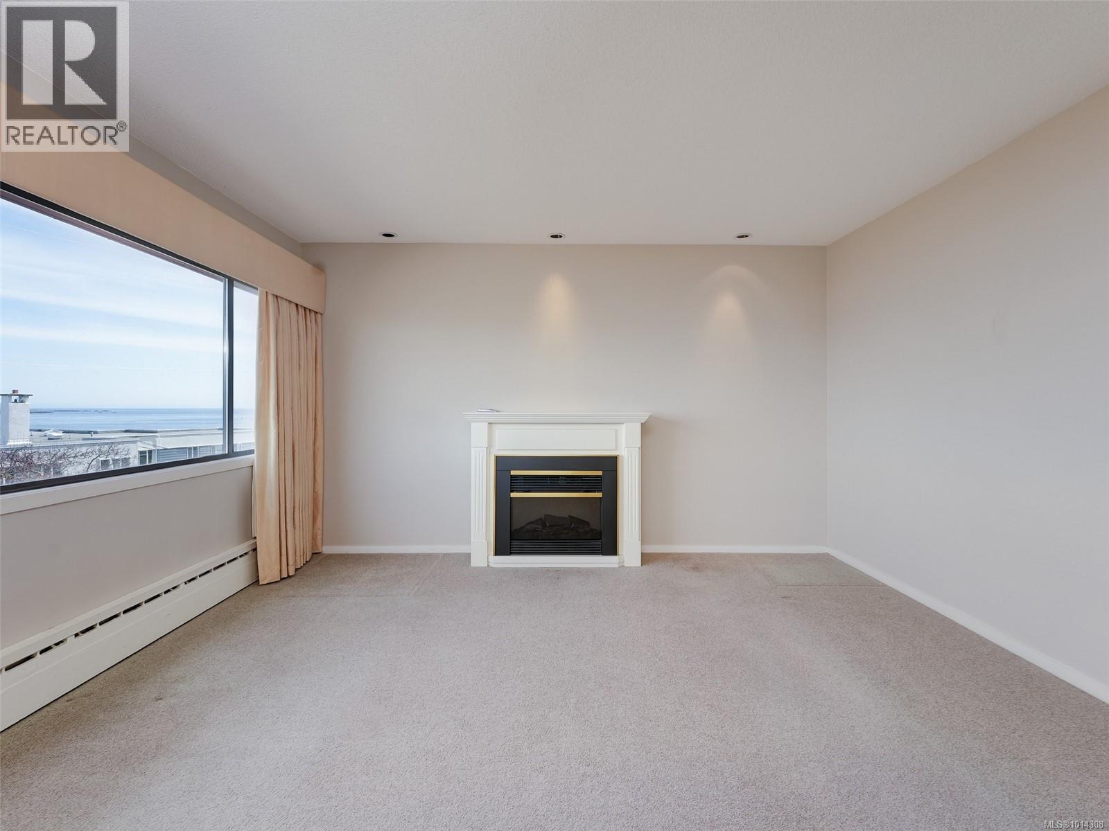 200 2747 Satellite Street, Oak Bay