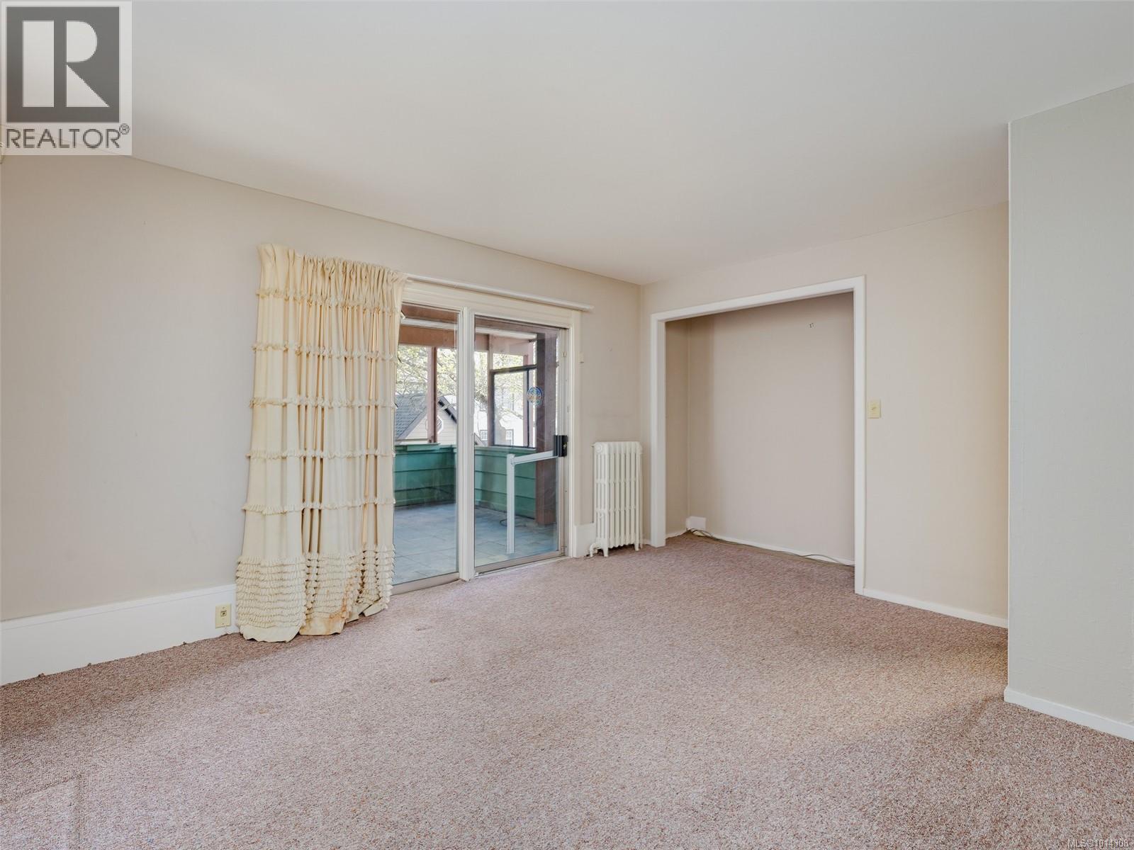 200 2747 Satellite Street, Oak Bay