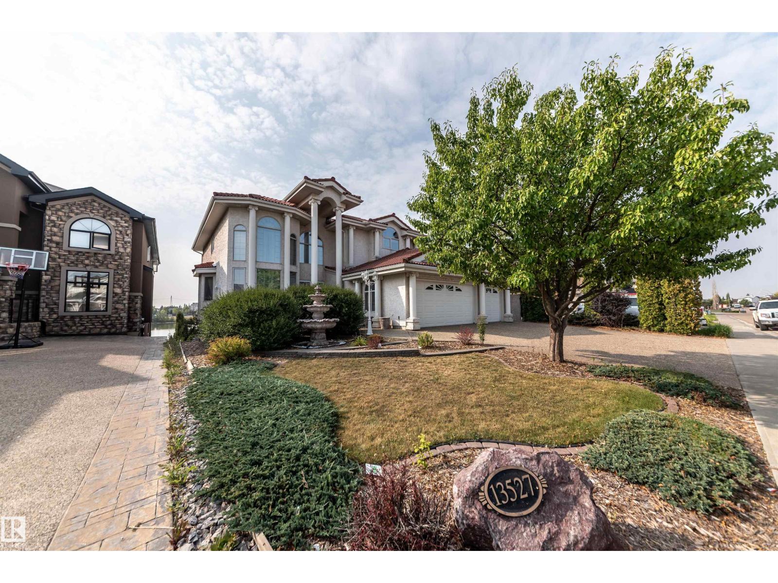 13527 158 AV NW, Edmonton