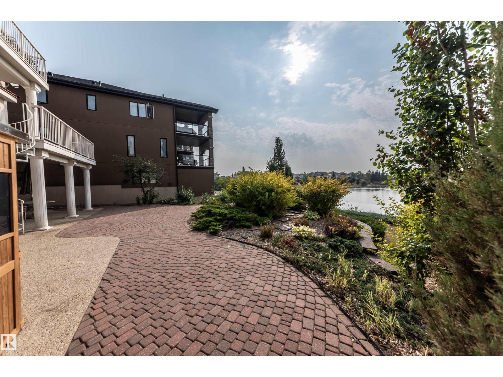 13527 158 AV NW, Edmonton