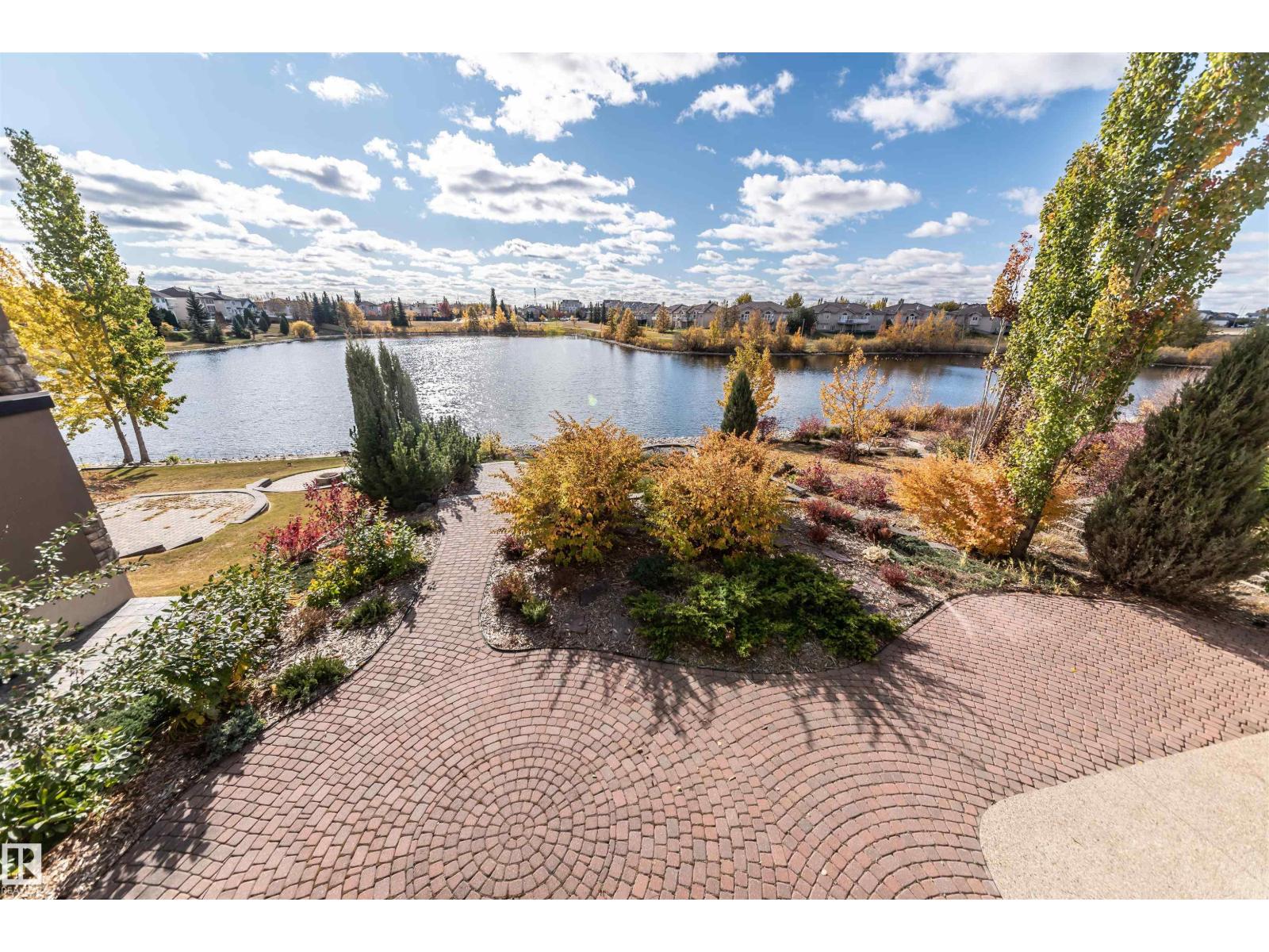 13527 158 AV NW, Edmonton