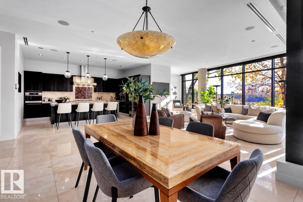 #101 11930 100 AV NW, Edmonton