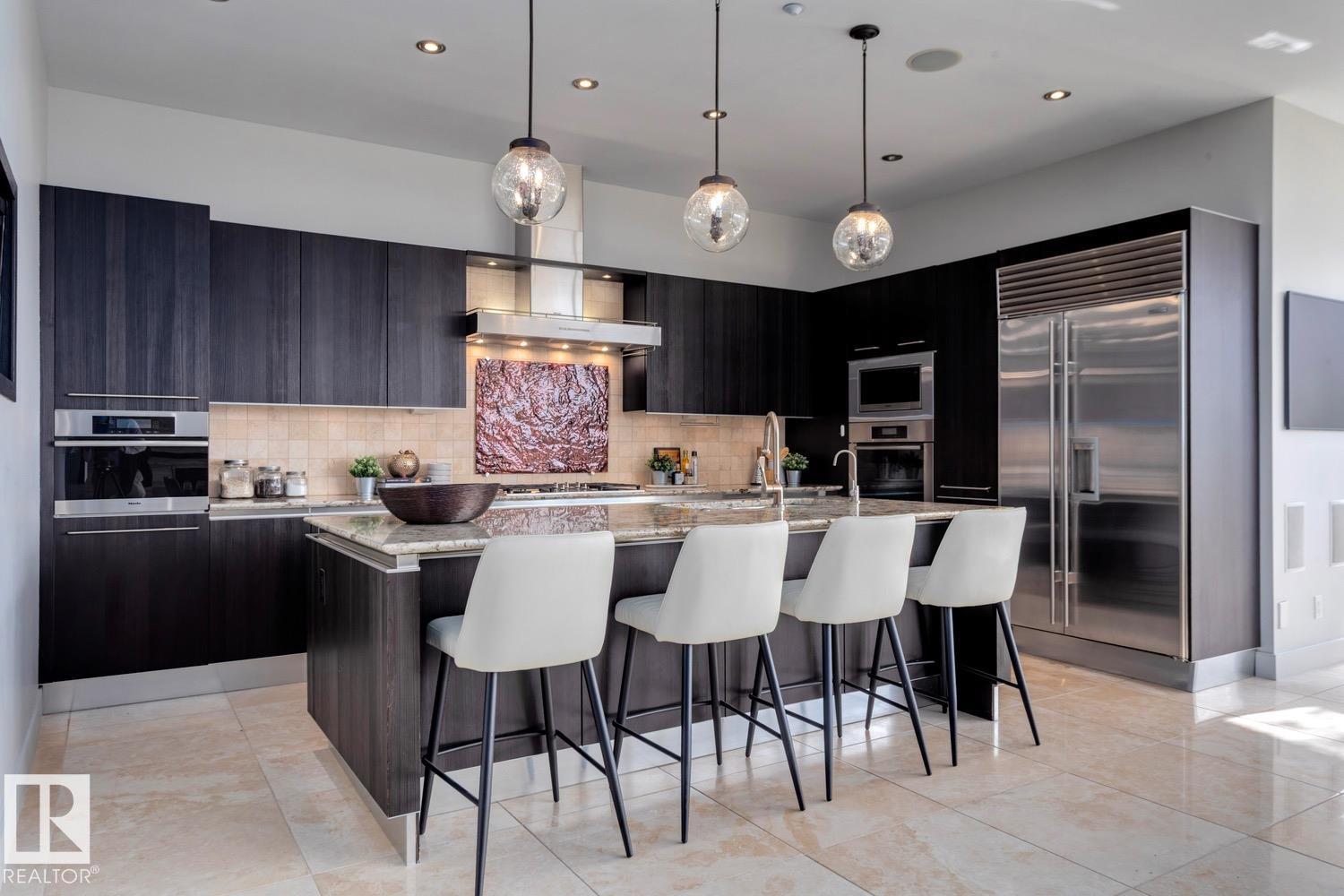 #101 11930 100 AV NW, Edmonton