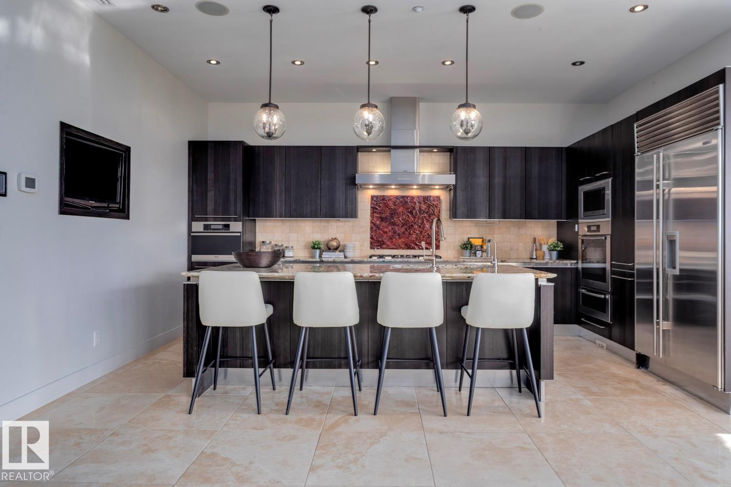 #101 11930 100 AV NW, Edmonton