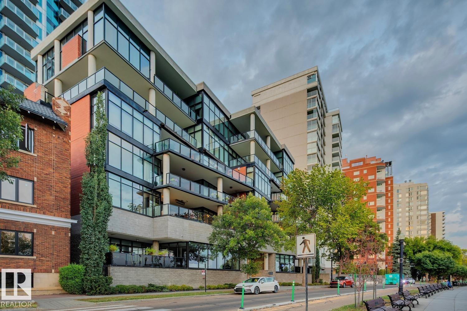 #101 11930 100 AV NW, Edmonton