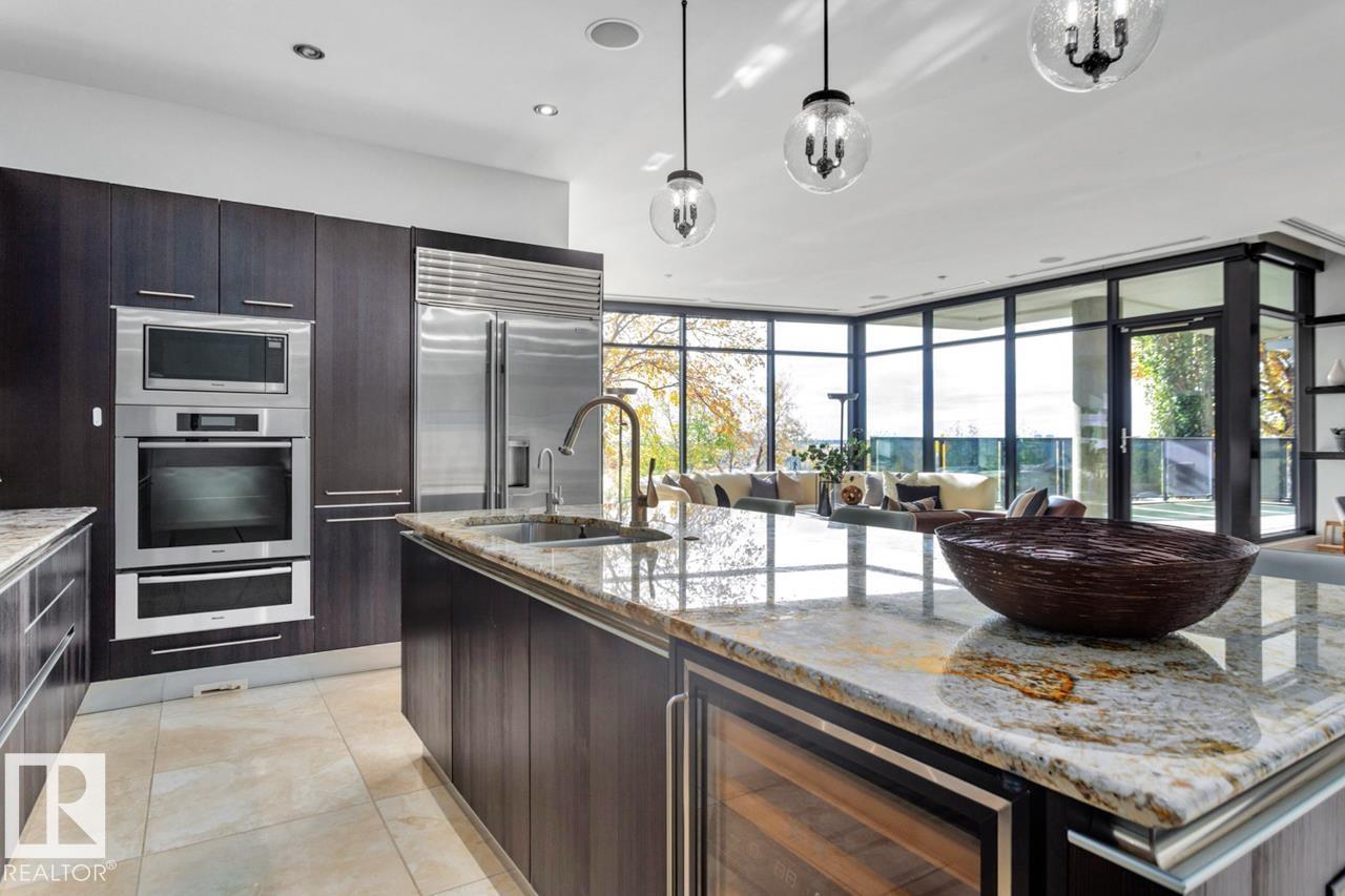 #101 11930 100 AV NW, Edmonton