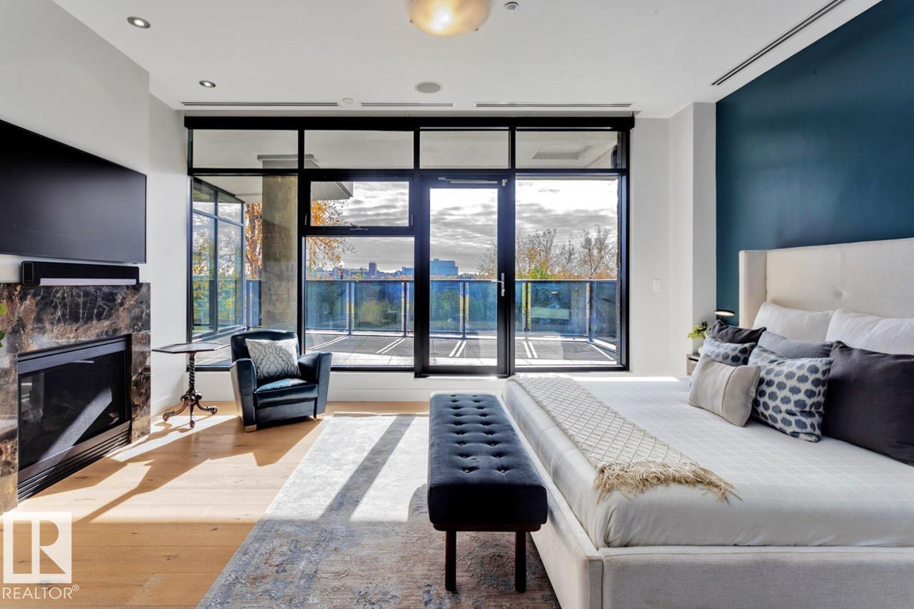 #101 11930 100 AV NW, Edmonton