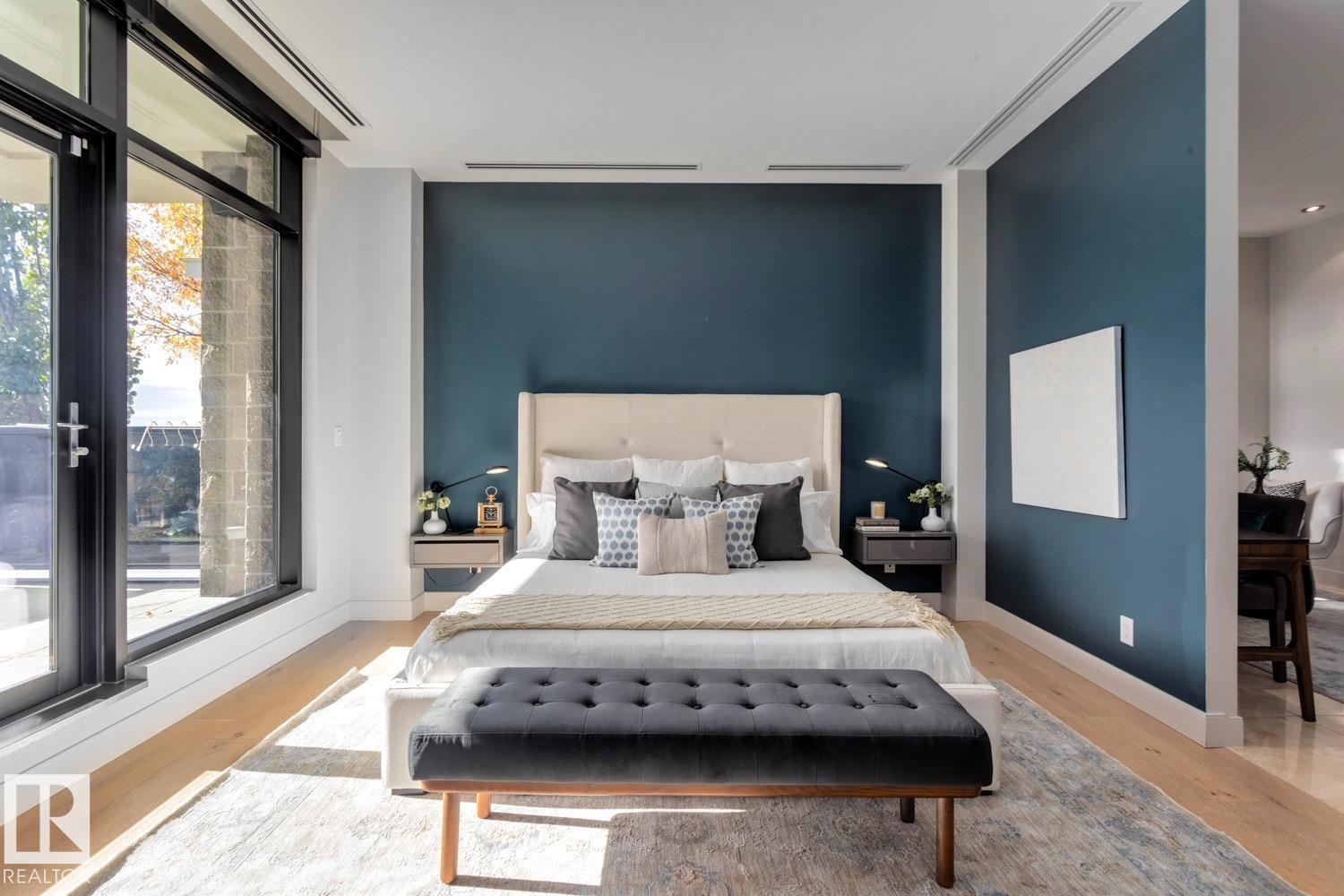 #101 11930 100 AV NW, Edmonton