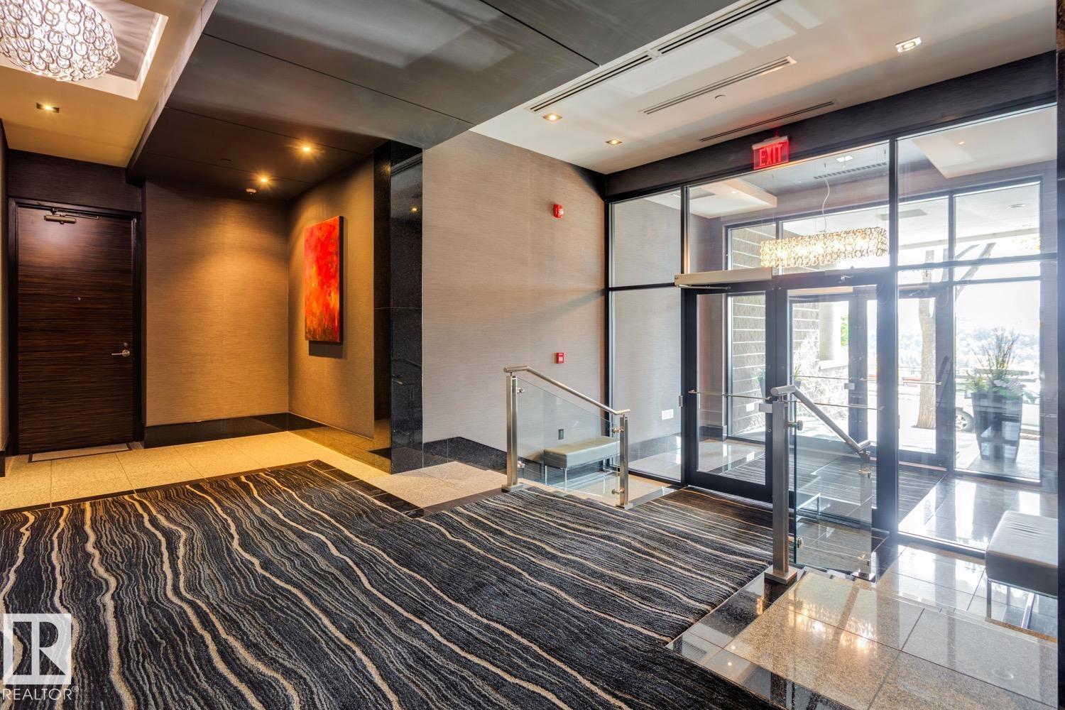 #101 11930 100 AV NW, Edmonton