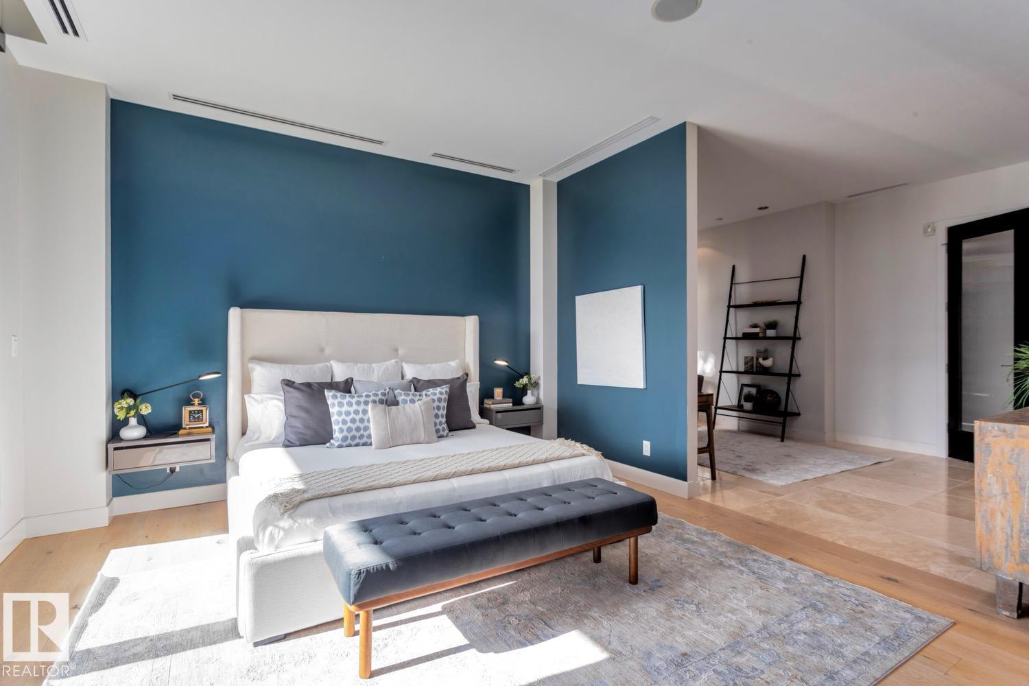 #101 11930 100 AV NW, Edmonton