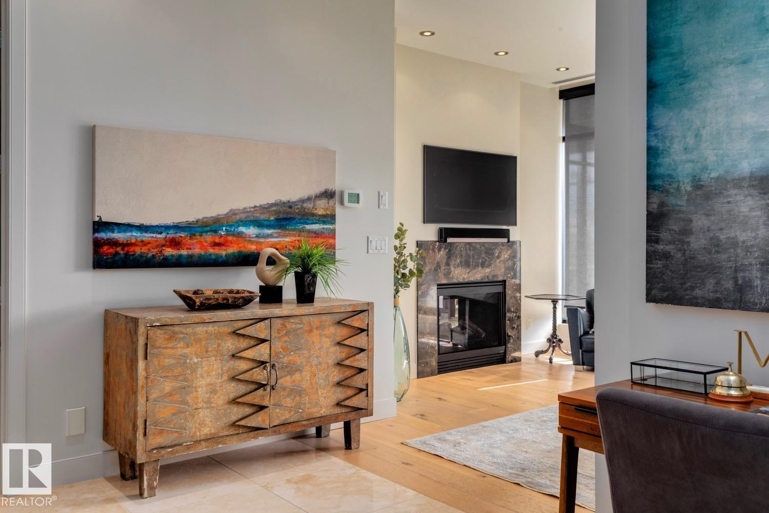 #101 11930 100 AV NW, Edmonton