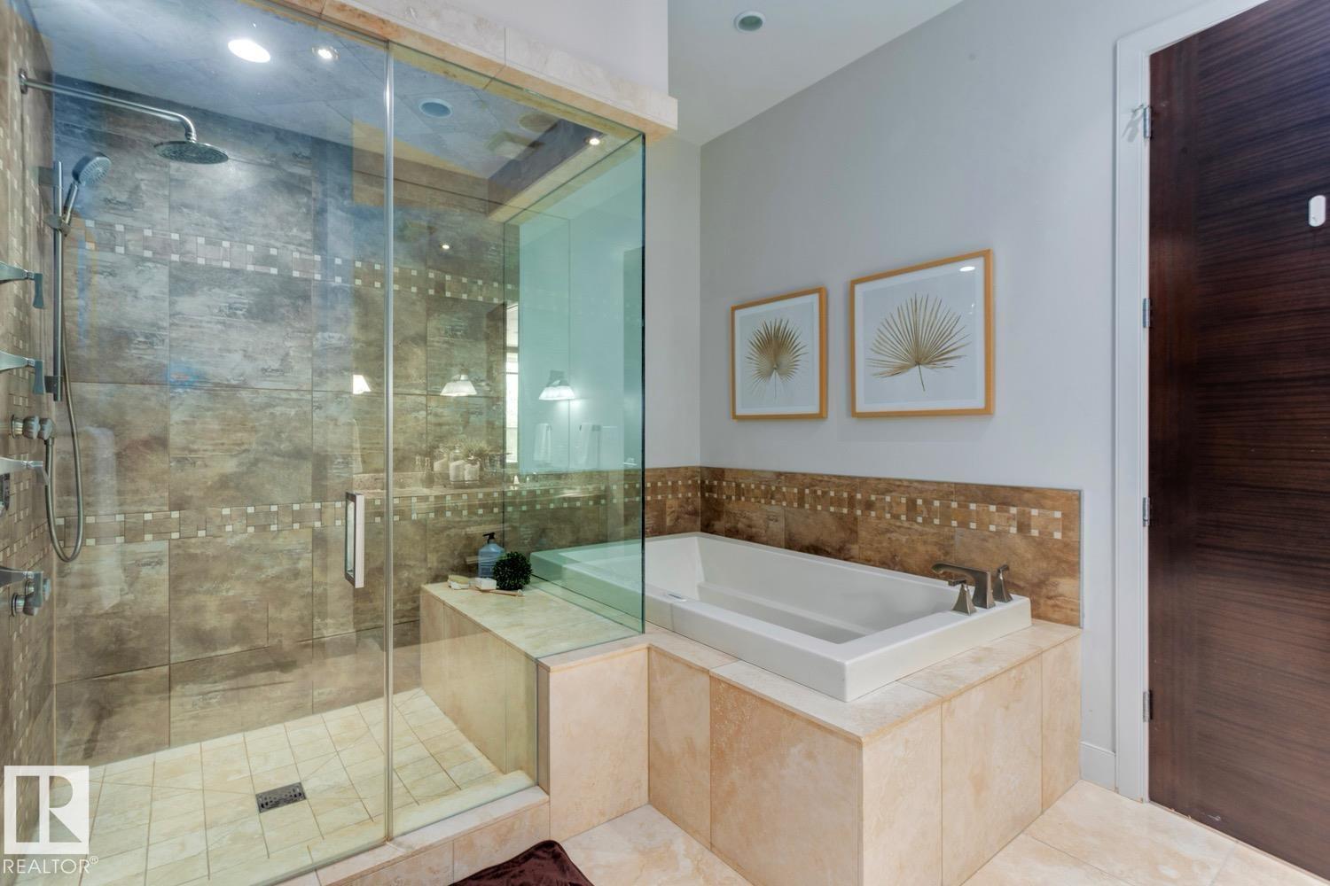 #101 11930 100 AV NW, Edmonton