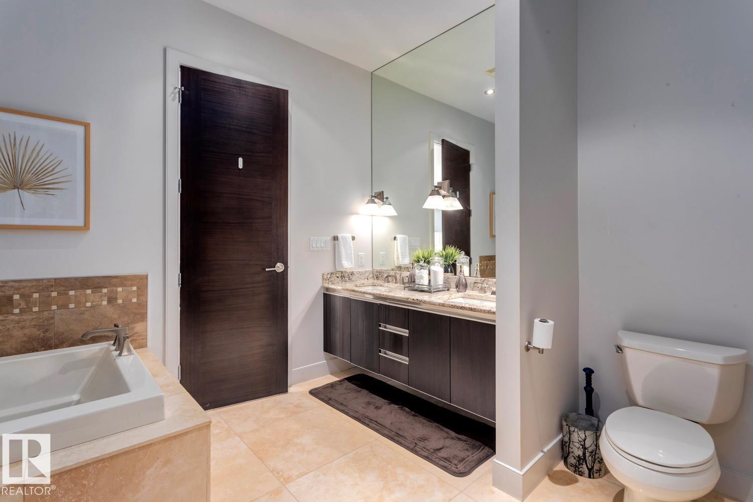 #101 11930 100 AV NW, Edmonton