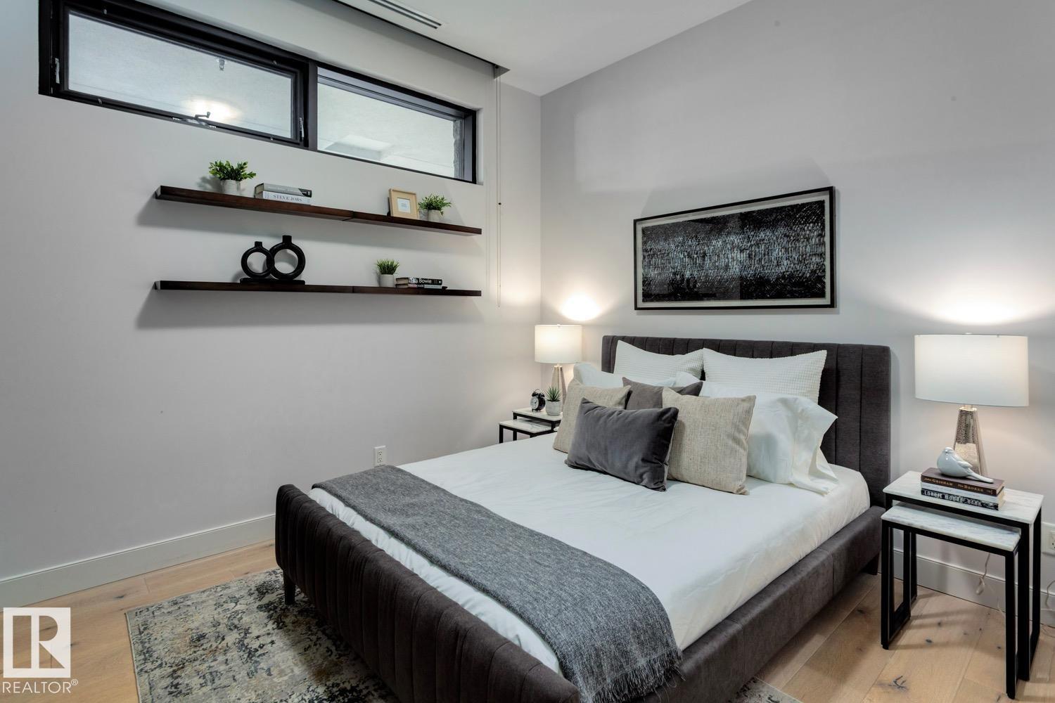 #101 11930 100 AV NW, Edmonton