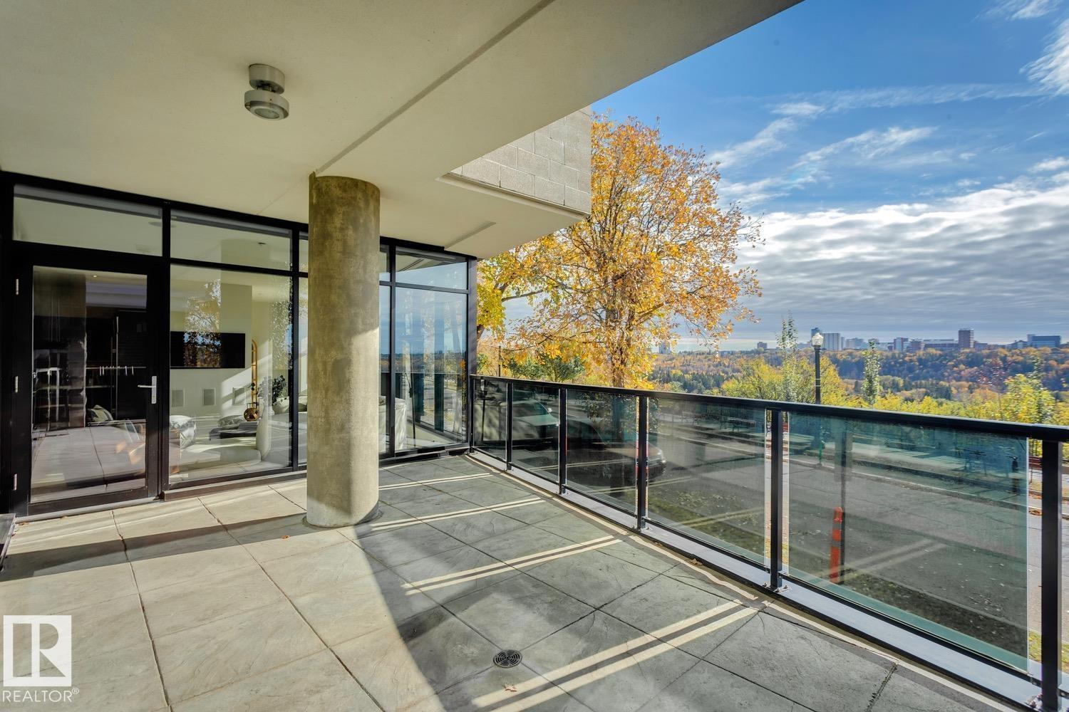 #101 11930 100 AV NW, Edmonton