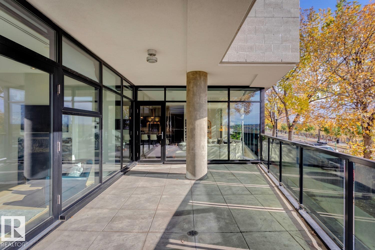 #101 11930 100 AV NW, Edmonton