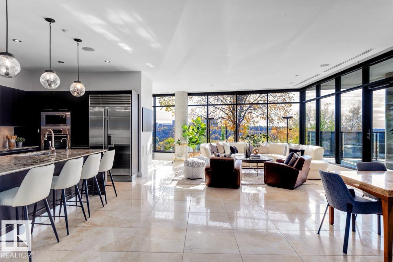 #101 11930 100 AV NW, Edmonton