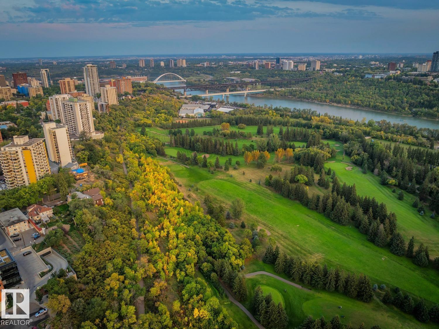 #101 11930 100 AV NW, Edmonton