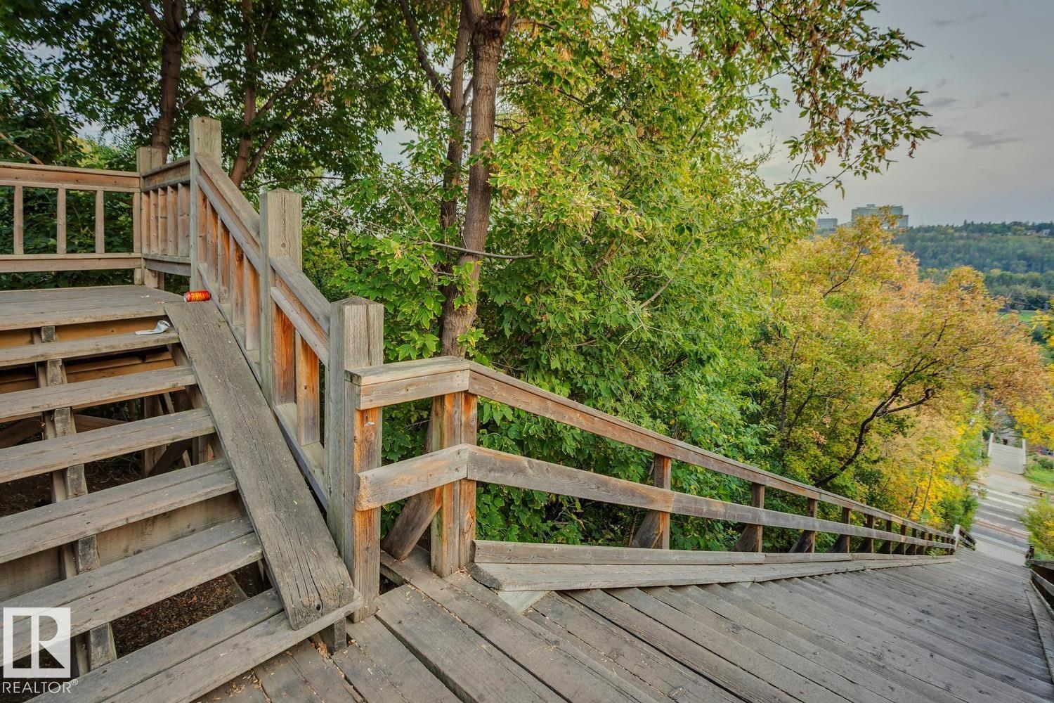 #101 11930 100 AV NW, Edmonton