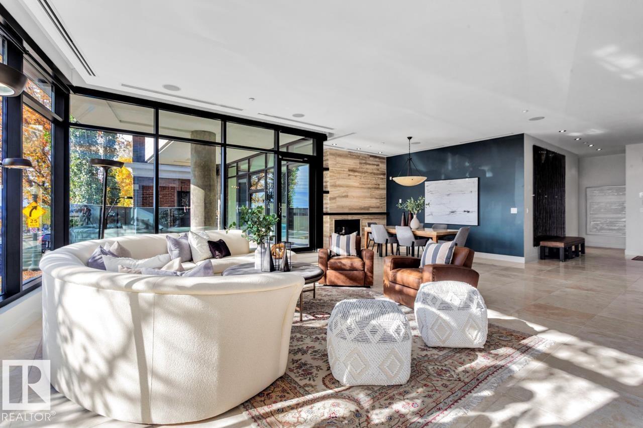 #101 11930 100 AV NW, Edmonton