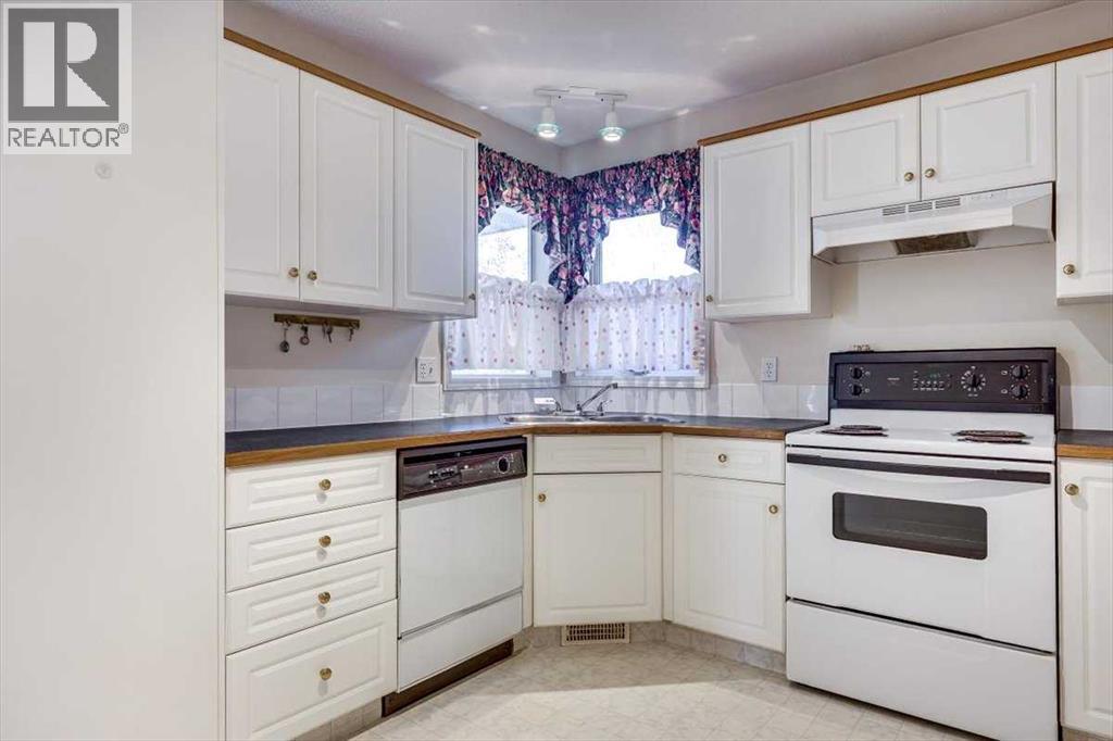 4606 55 Avenue, Lacombe