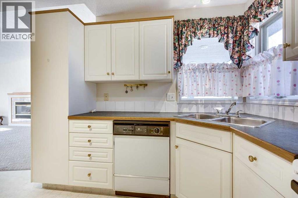 4606 55 Avenue, Lacombe