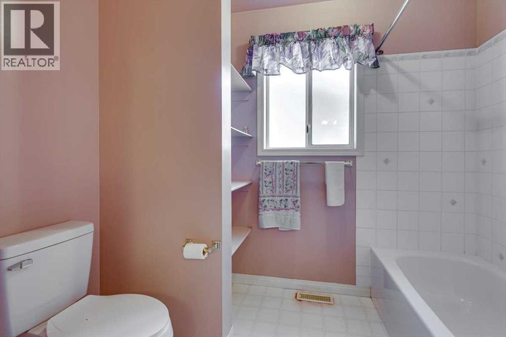 4606 55 Avenue, Lacombe