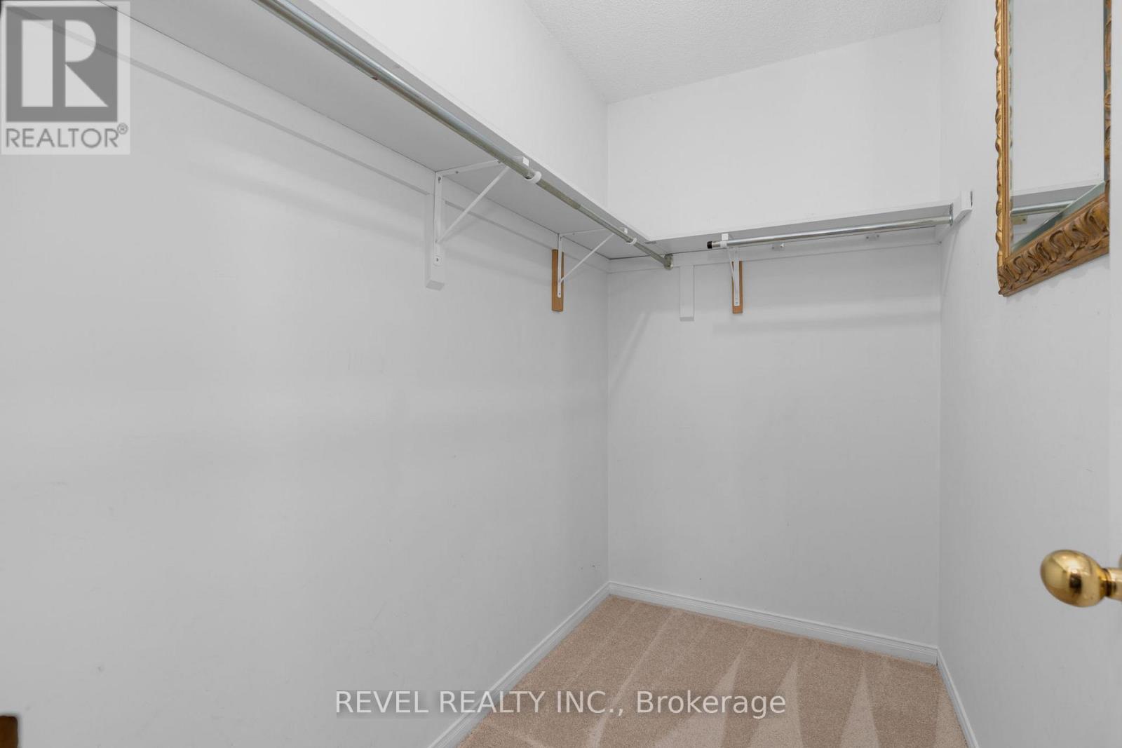 Single Family House Bungalow for Sale in  CUNDLES ROAD W Barrie (Northwest) 