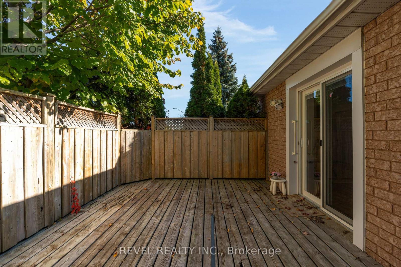 Single Family House Bungalow for Sale in  CUNDLES ROAD W Barrie (Northwest) 