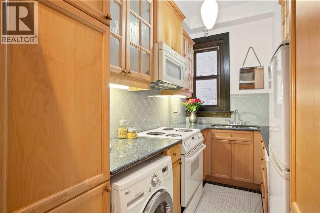 Single Family House for Sale in    Avenue SW Lower Mount Royal Calgary 