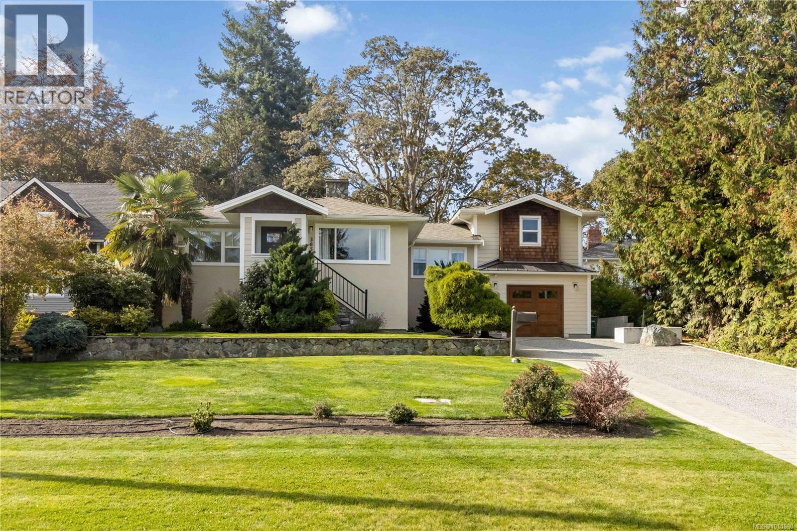  3854 Ascot Drive, Saanich