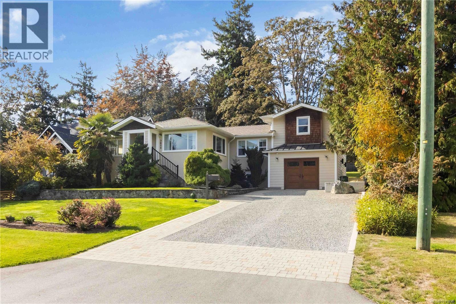  3854 Ascot Drive, Saanich