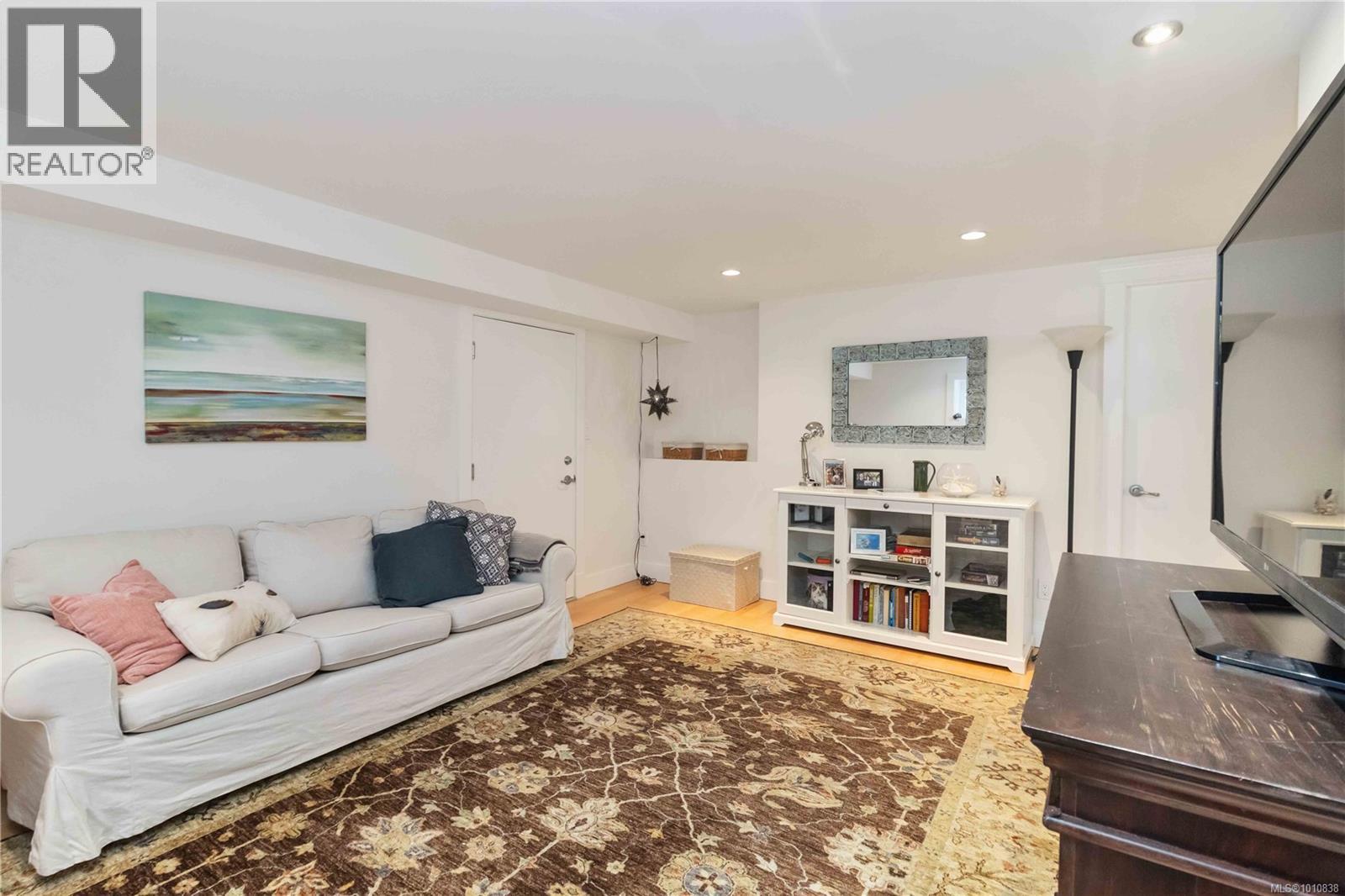 3854 Ascot Drive, Saanich