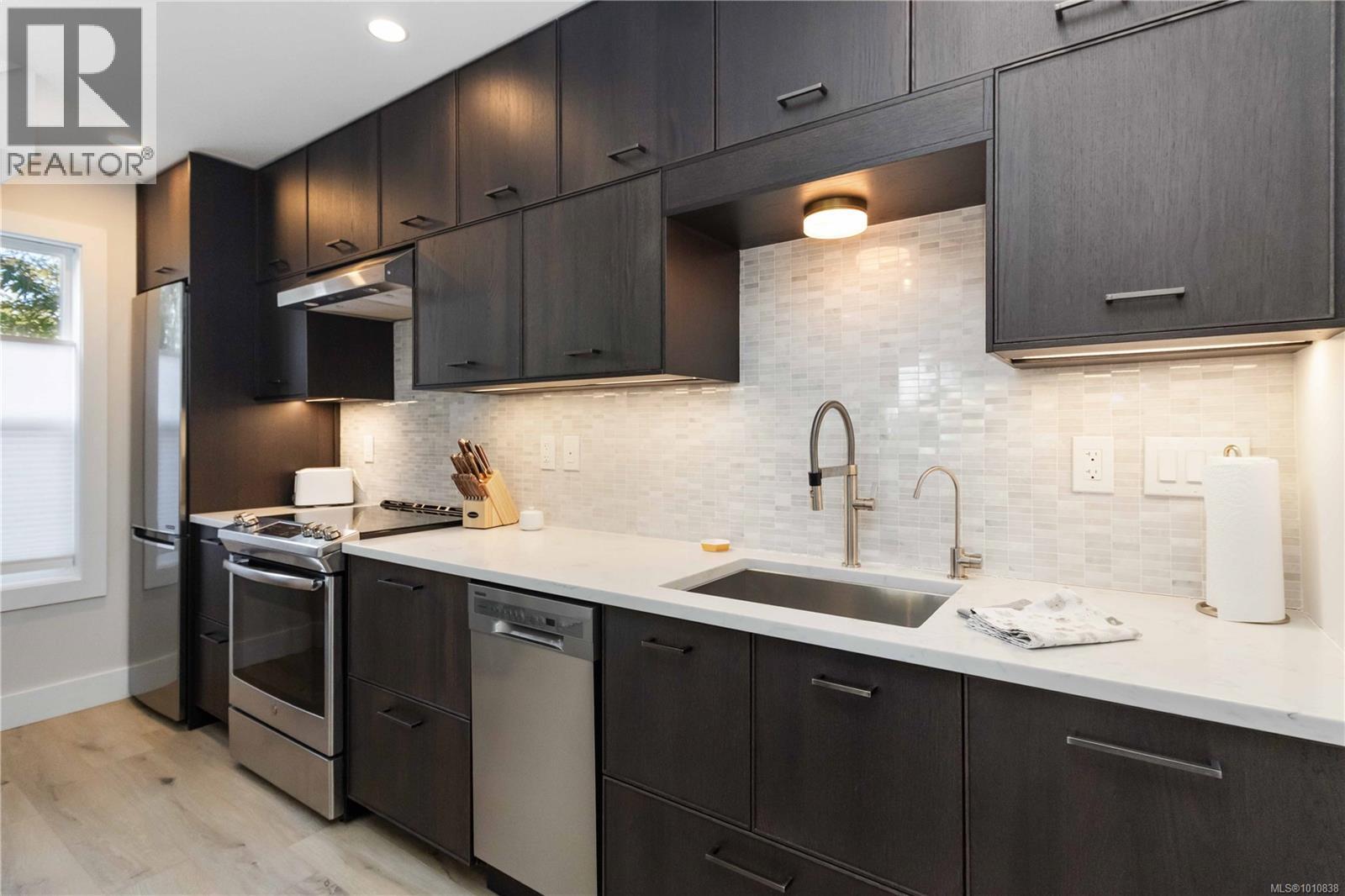  3854 Ascot Drive, Saanich