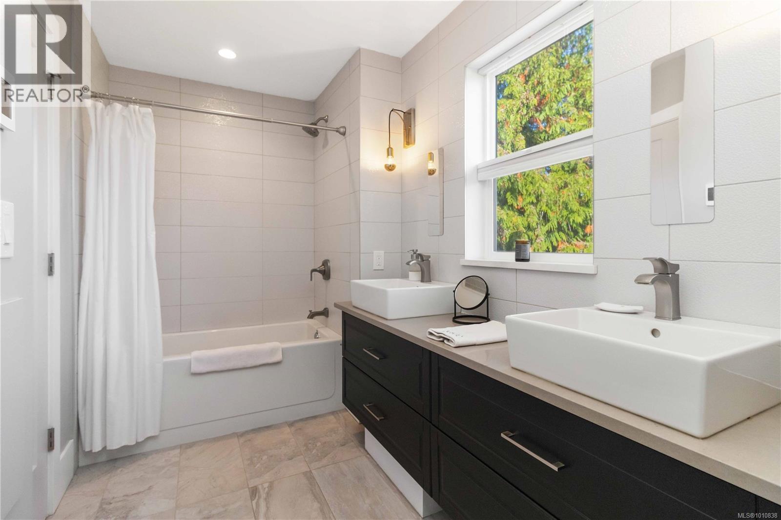  3854 Ascot Drive, Saanich