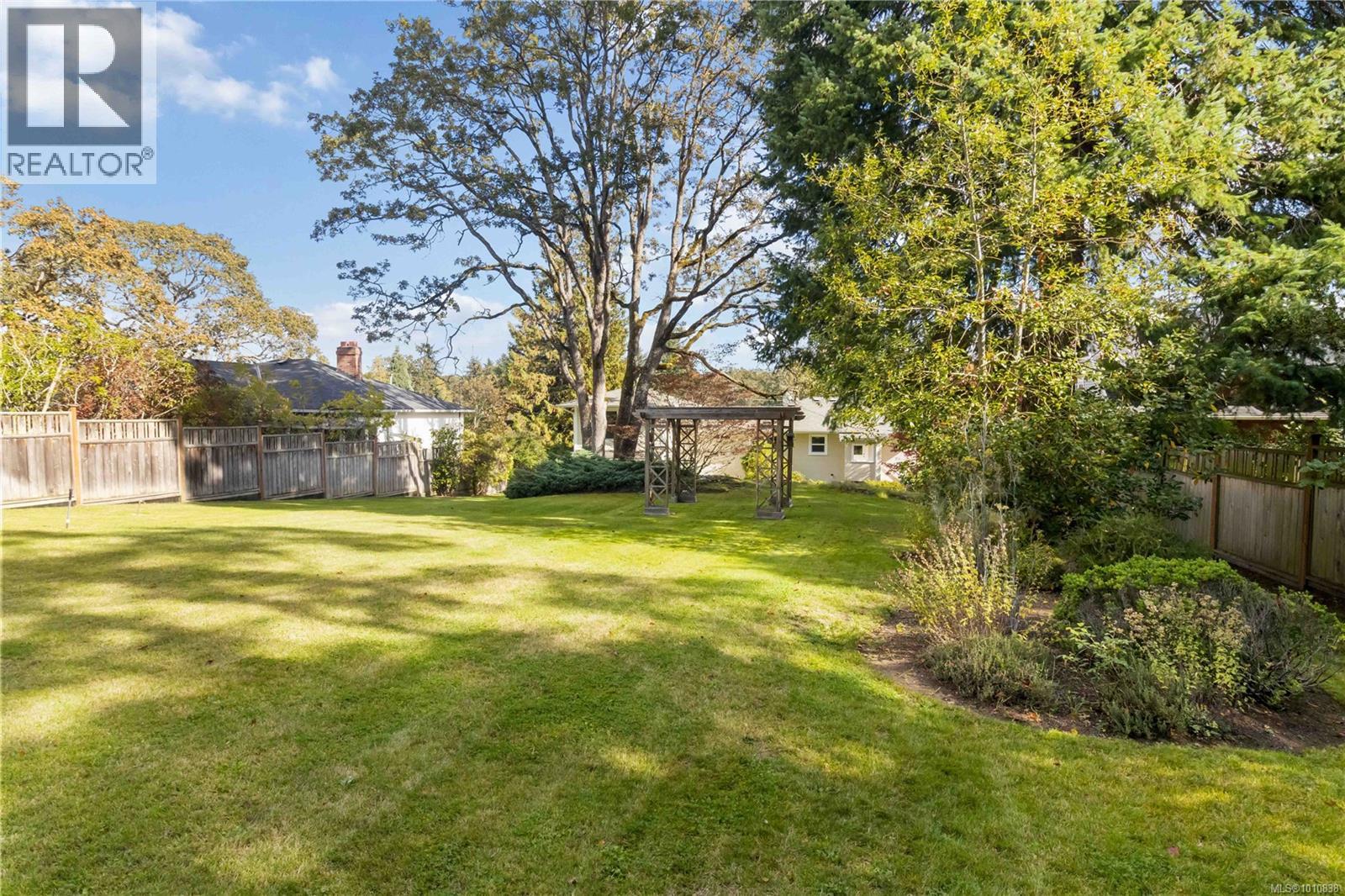  3854 Ascot Drive, Saanich