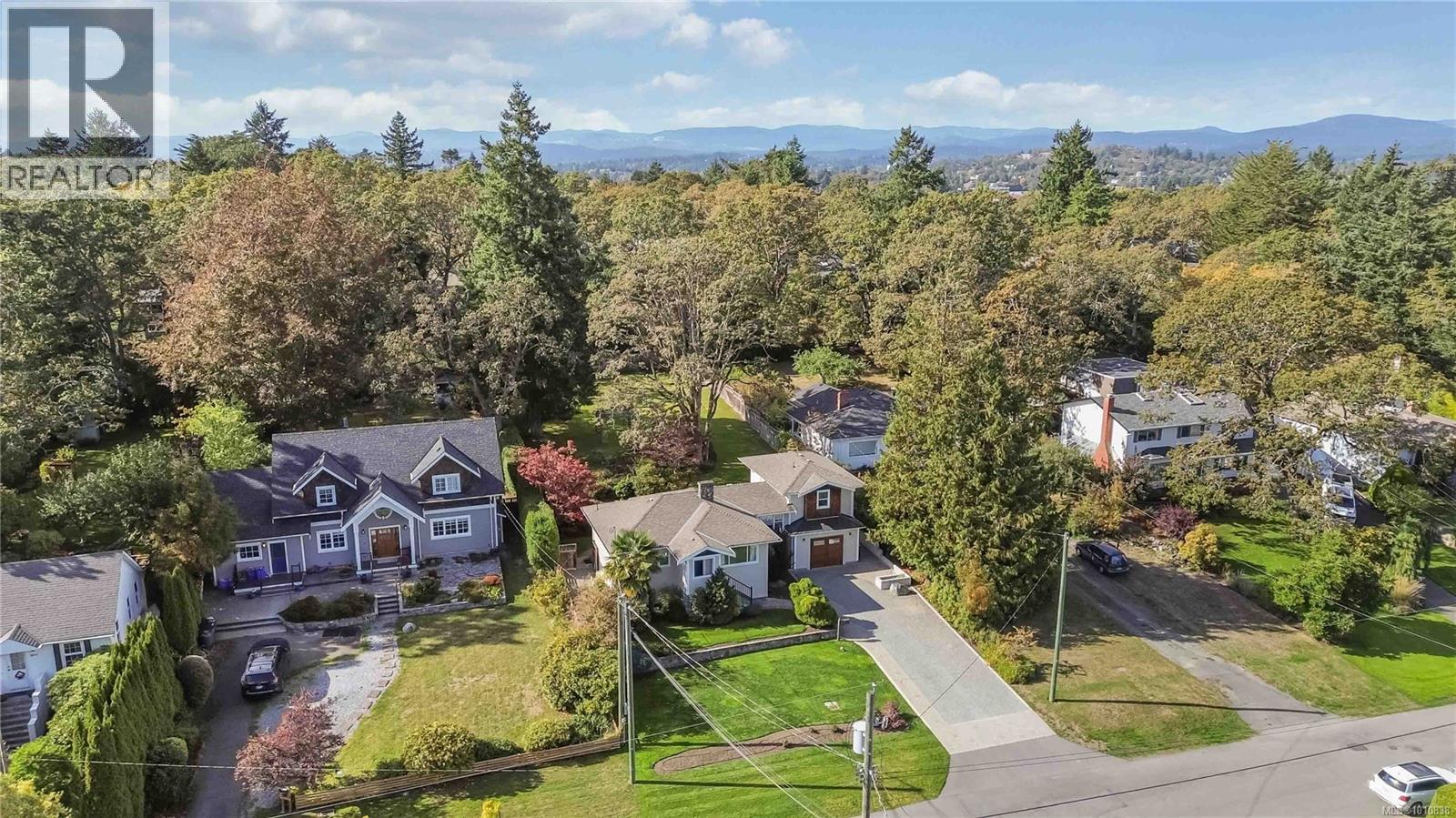  3854 Ascot Drive, Saanich