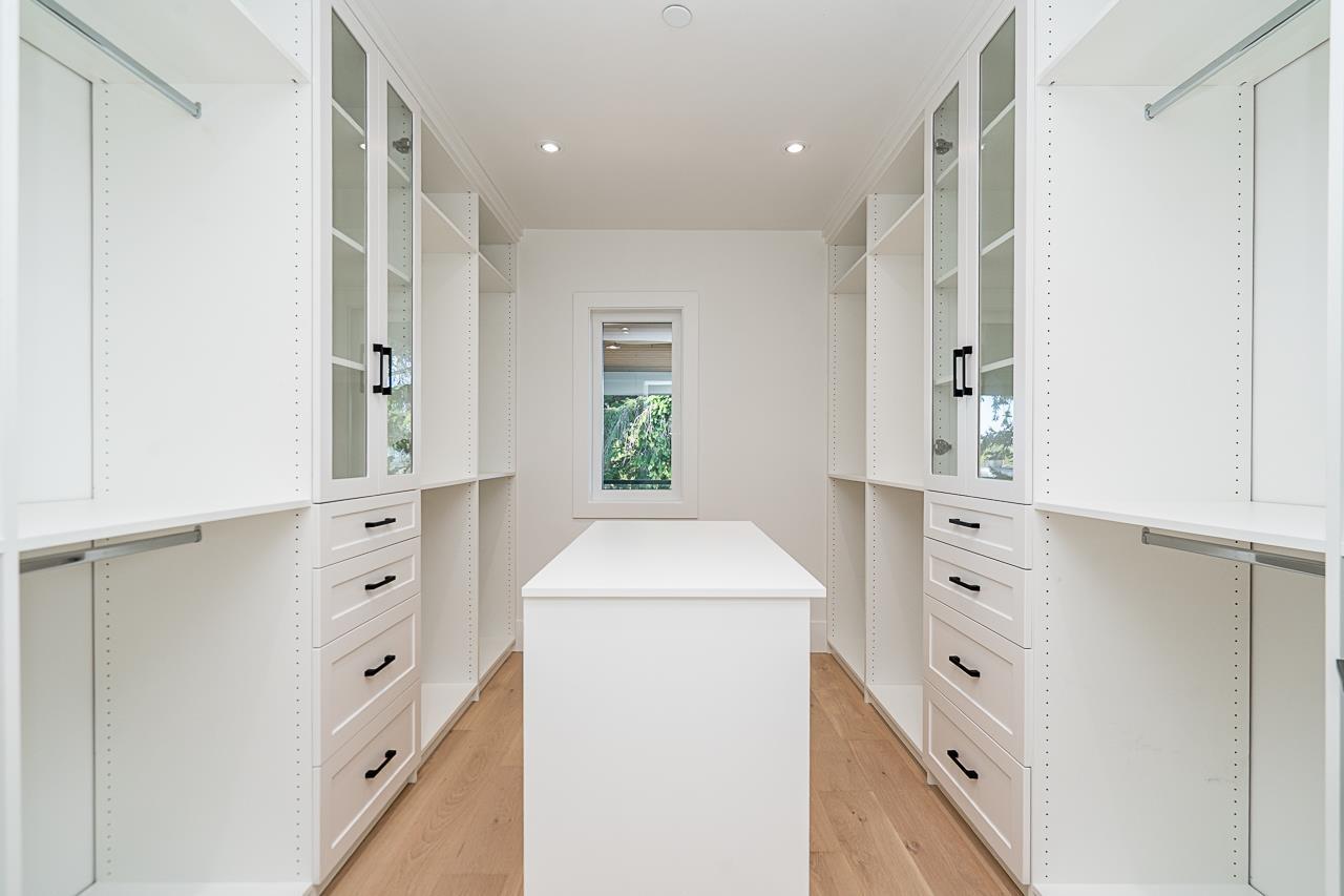 1232 PARKER STREET, White Rock