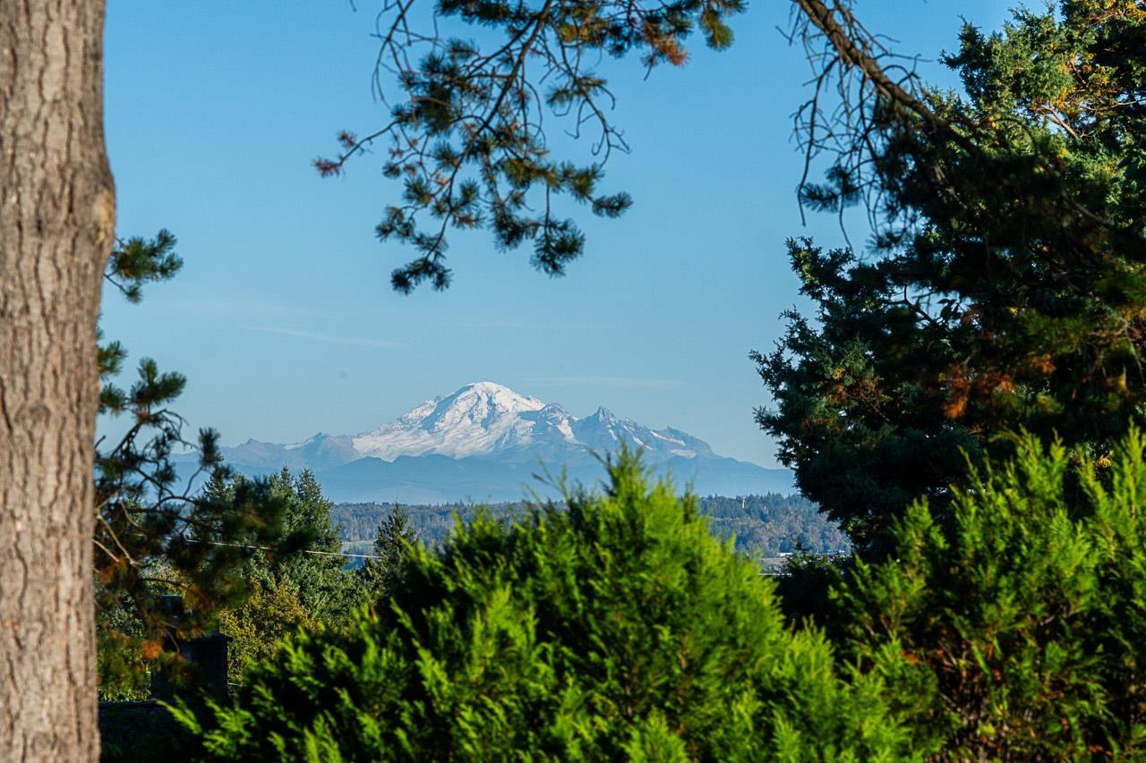 1232 PARKER STREET, White Rock