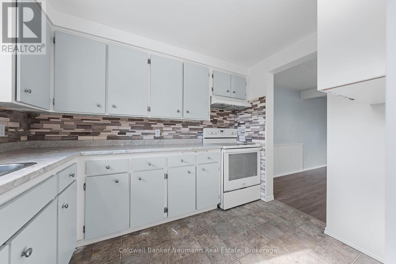 #19 539 WILLOW ROAD - 11