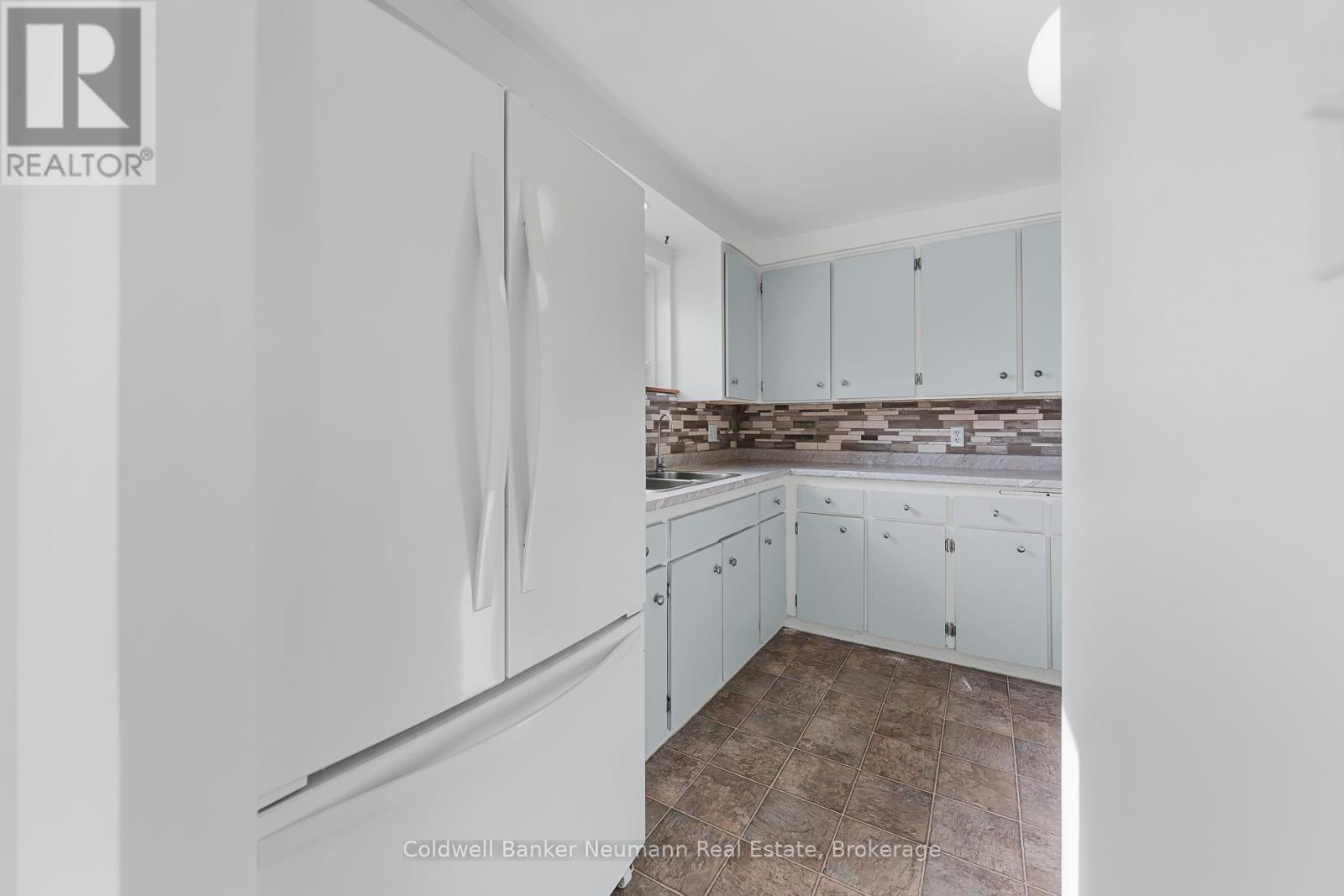 #19 539 WILLOW ROAD - 6