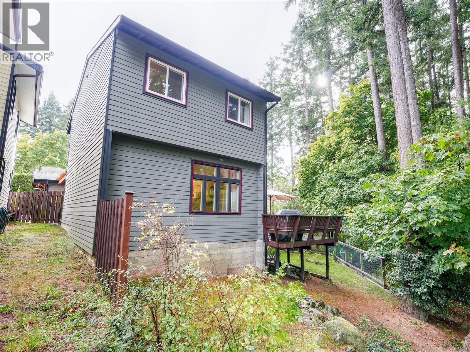  22 Falstaff Place, View Royal