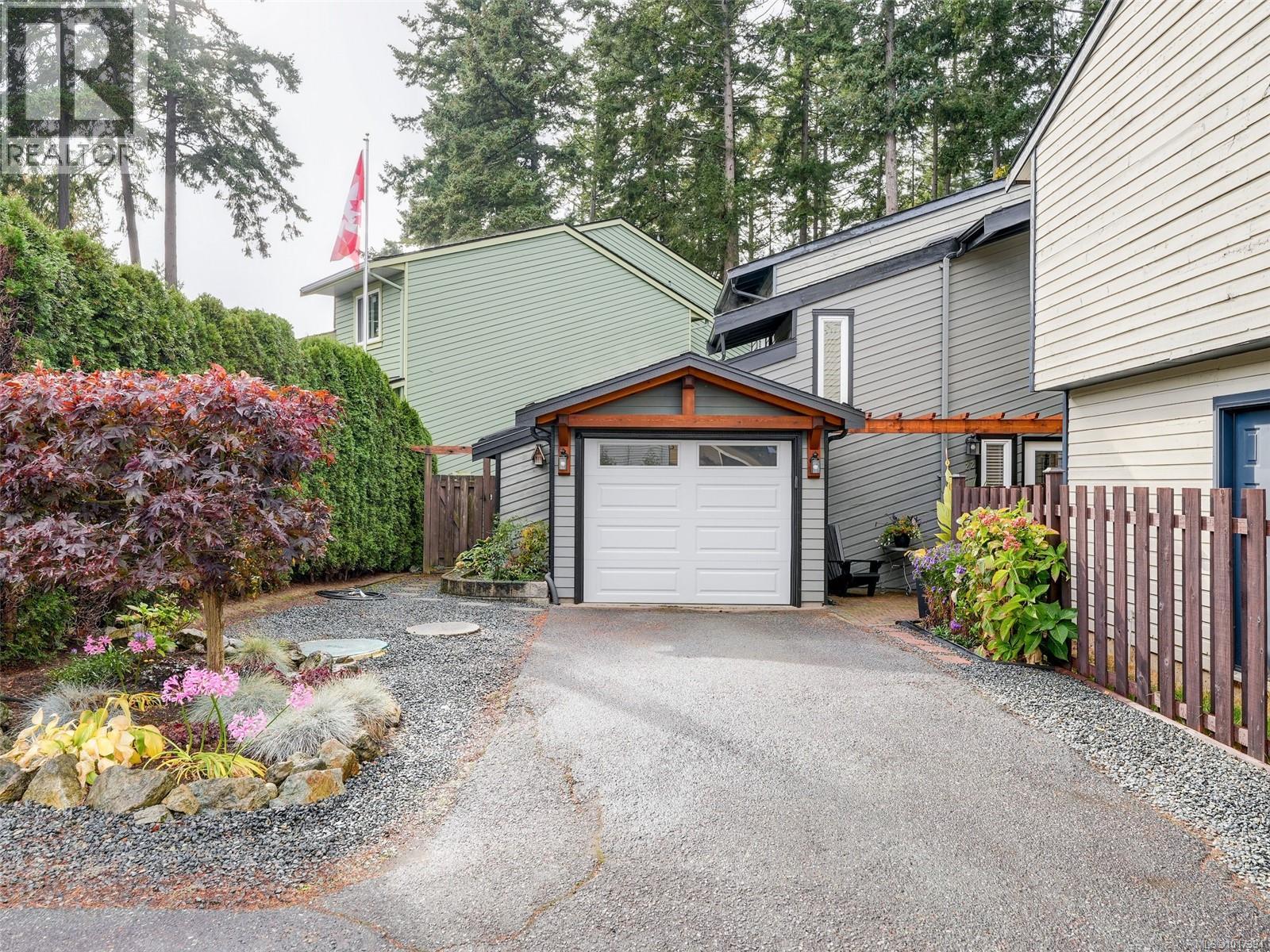  22 Falstaff Place, View Royal