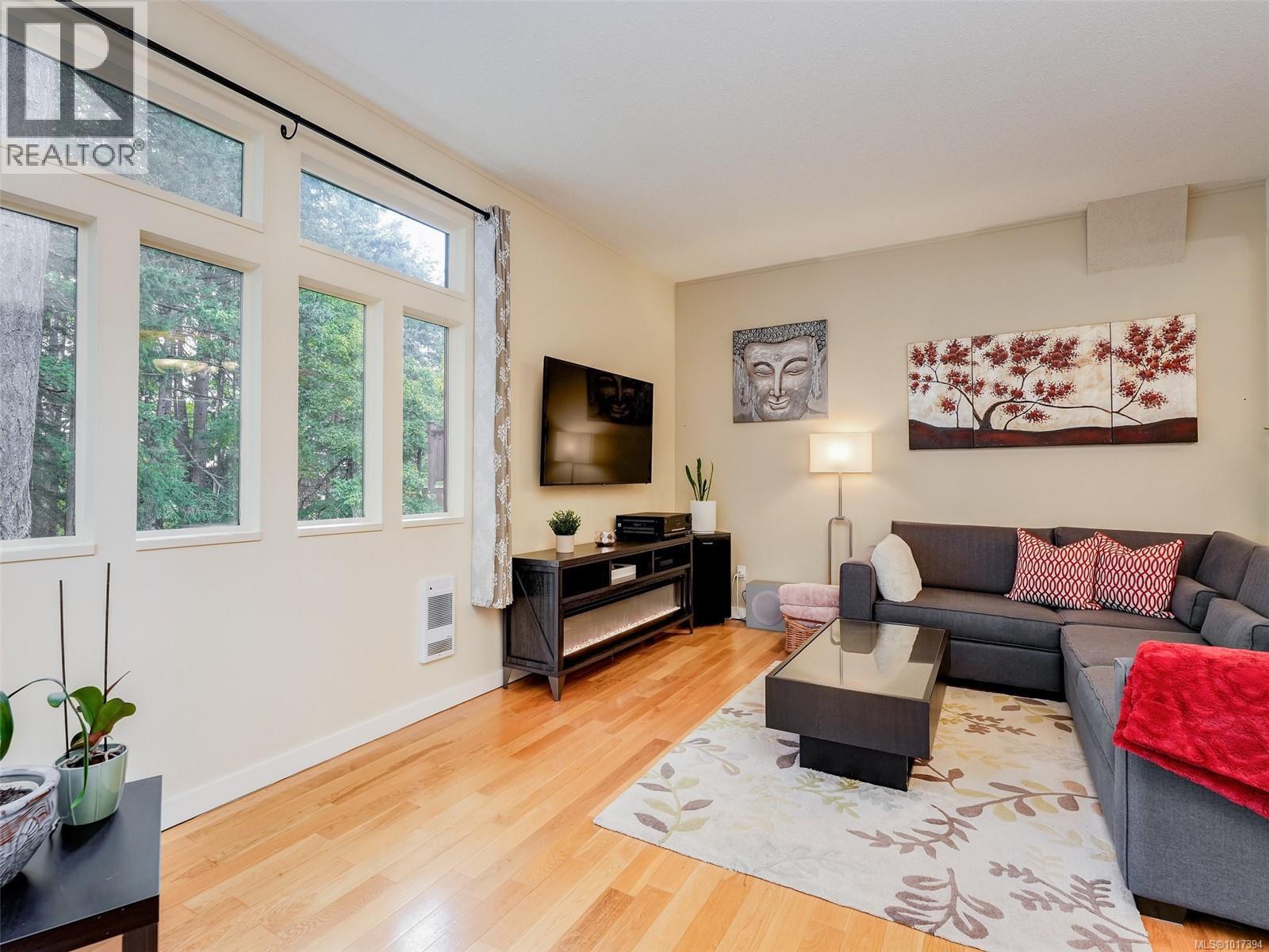  22 Falstaff Place, View Royal
