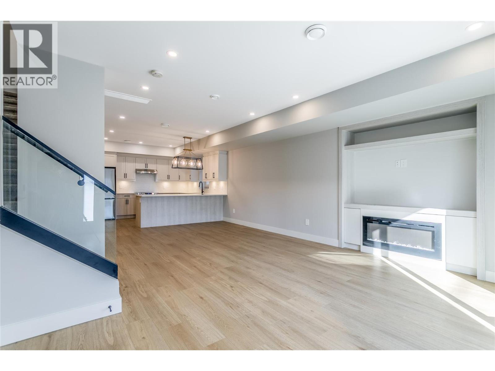 2 1916 Ethel Street, Kelowna