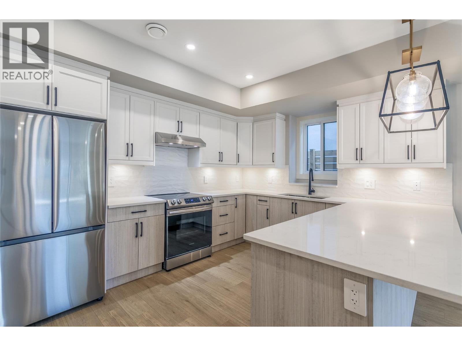 2 1916 Ethel Street, Kelowna