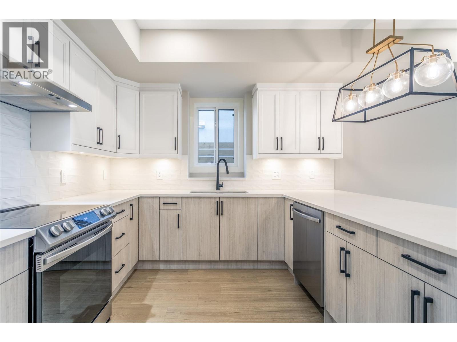 2 1916 Ethel Street, Kelowna