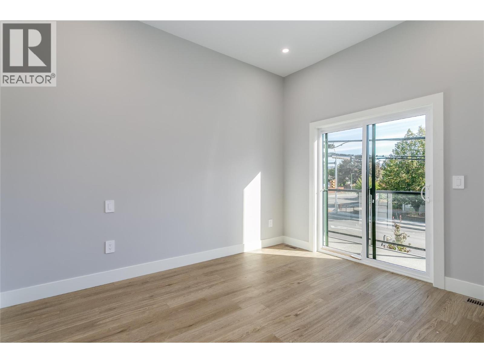 2 1916 Ethel Street, Kelowna